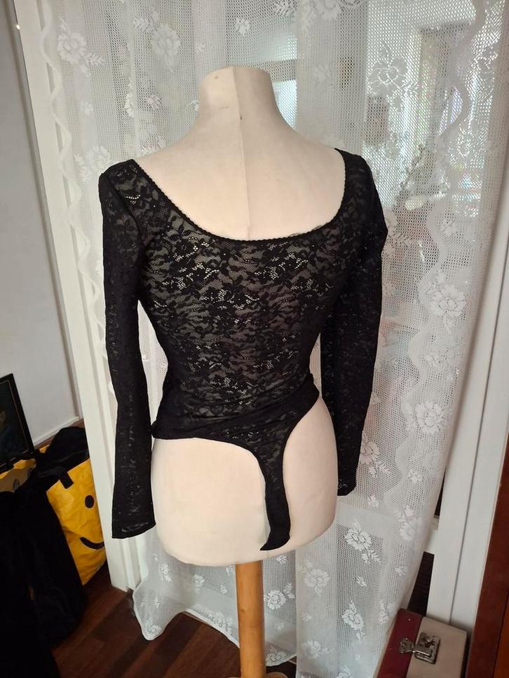 Nieuwe kanten body - maat 36/38, Kleding | Dames, Ondergoed en Lingerie, Ophalen of Verzenden