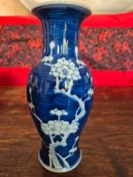 Oude Chinese porseleinen prunus-vaas, blauw-wit Jingdezhen, Ophalen of Verzenden