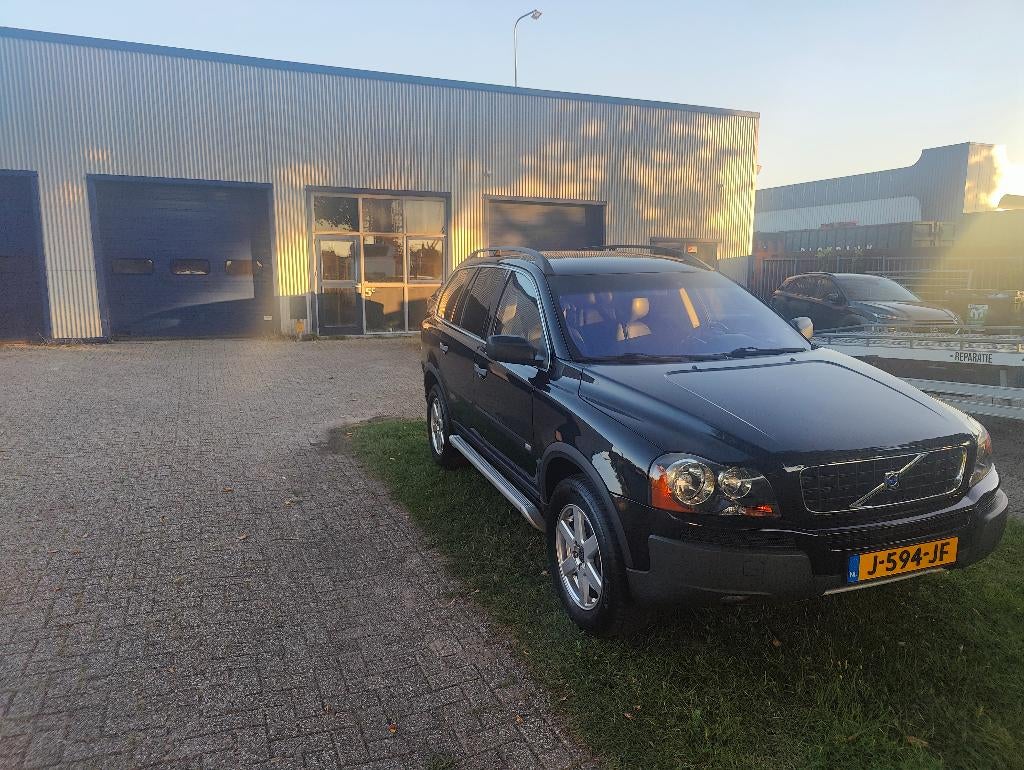 Volvo XC90 2.5T – De ultieme gezins-SUV (Youngtimer), Auto's, Volvo, Lederen bekleding, 7 stoelen, Leder, SUV of Terreinwagen