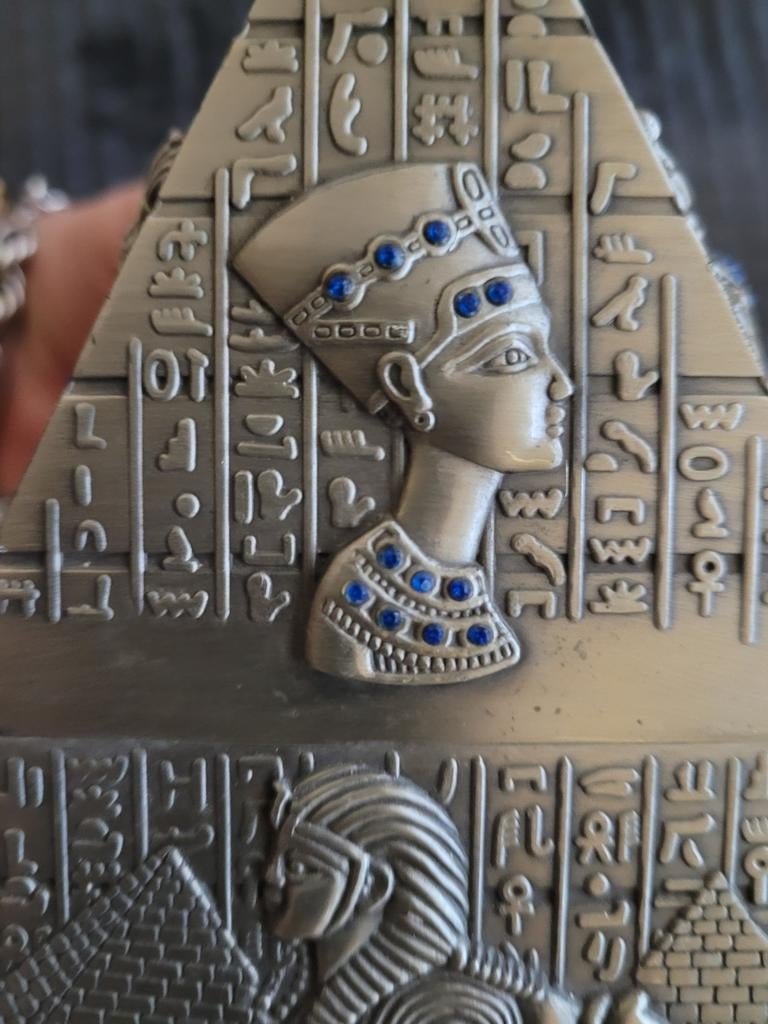 Egyptische piramide beeldje, Ophalen of Verzenden, Zo goed als nieuw, Overige typen