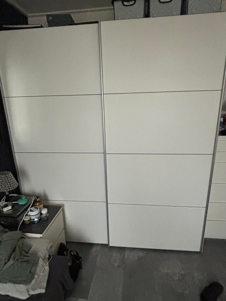 Witte kledingkast met schuifdeuren, Huis en Inrichting, Kasten | Kledingkasten, Ophalen, Overige materialen, Gebruikt, 200 cm of meer