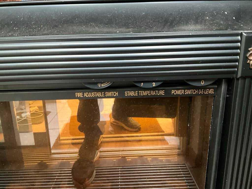 Zwarte elektrische gloeiende kolen haard Teab, Huis en Inrichting, Haarden, Ophalen, Gebruikt, Vrijstaande haard, Elektrische haard