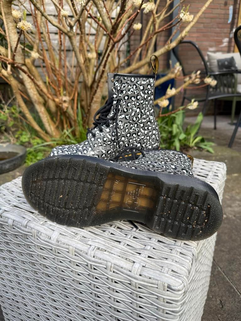 Dr. Martens Pascal 1460 Leopard, maat 39, Kleding | Dames, Schoenen, Overige kleuren, Verzenden, Lage of Enkellaarzen, Zo goed als nieuw