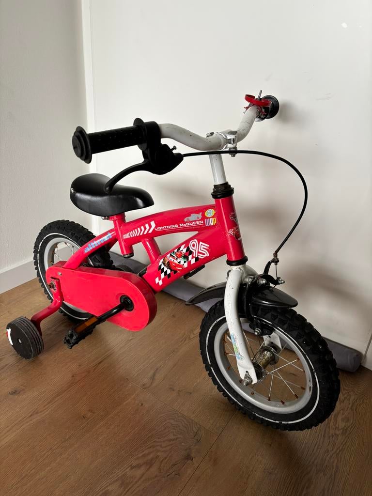 12.Inch Kinderfiets Cars Lightning McQueen met zijwieltjes, Ophalen of Verzenden, Zo goed als nieuw, Minder dan 16 inch, Zijwieltjes