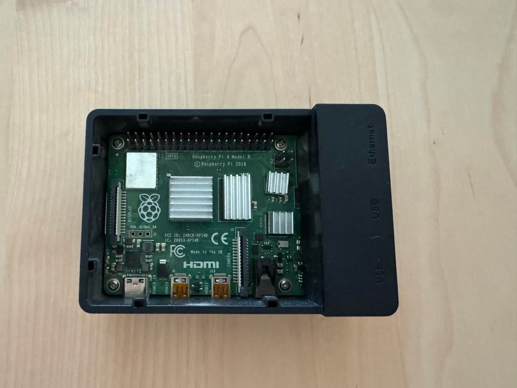 Raspberry Pi 4B 4GB met behuizing en adapter, Ophalen of Verzenden, Gebruikt