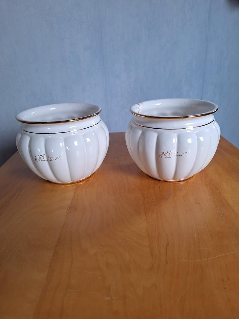 2 bloempotten (valentino), Ophalen, Rond, Binnen, Zo goed als nieuw