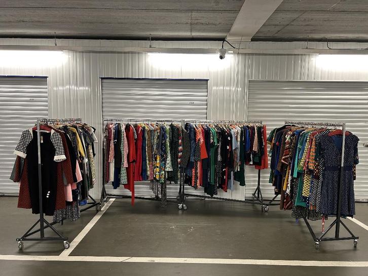 Vintage retro kleding / jurken - partij kleding dames, Kleding | Dames, Jurken, Zo goed als nieuw, Onder de knie, Ophalen