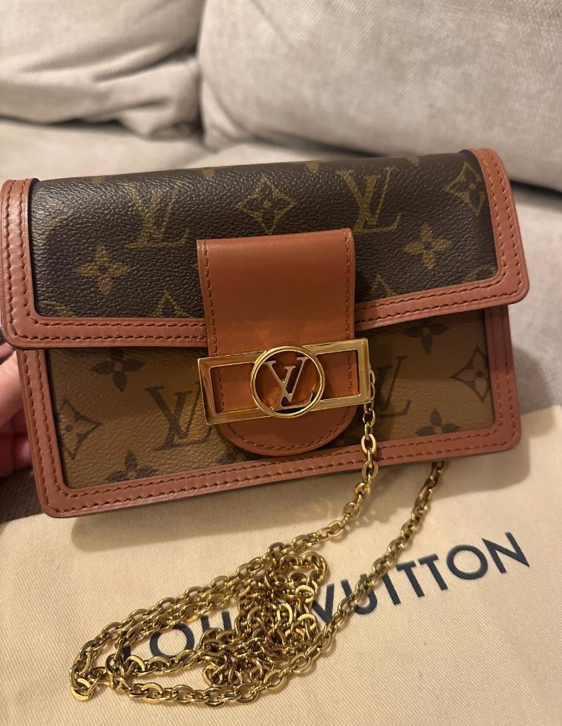 Louis Vuitton Dauphine Chain Wallet Tas, Ophalen of Verzenden, Zo goed als nieuw, Bruin, Handtas