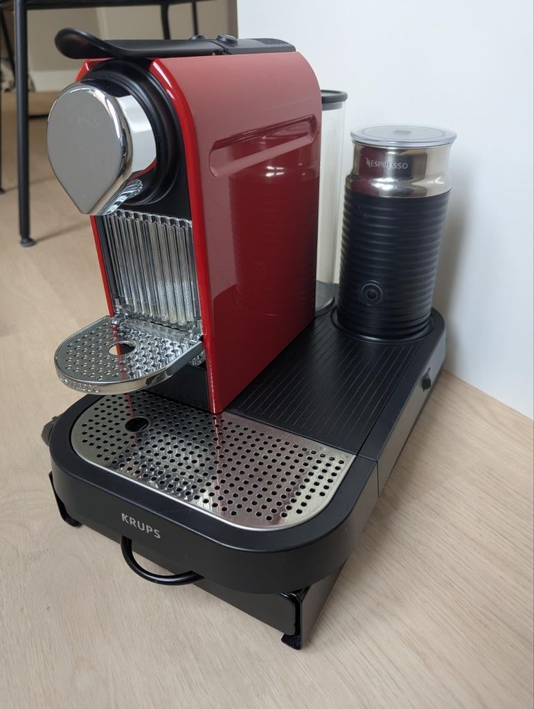 Krups Nespresso CitiZ & Milk Rood melkopschuimer rood, Witgoed en Apparatuur, Koffiezetapparaten, Gebruikt, Espresso apparaat