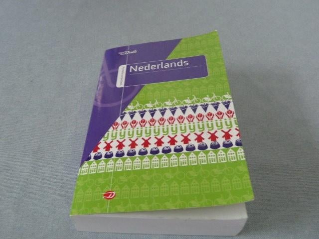 Van Dale Zakwoordenboek Nederlands, Ophalen of Verzenden, Zo goed als nieuw, Van Dale, Nederlands