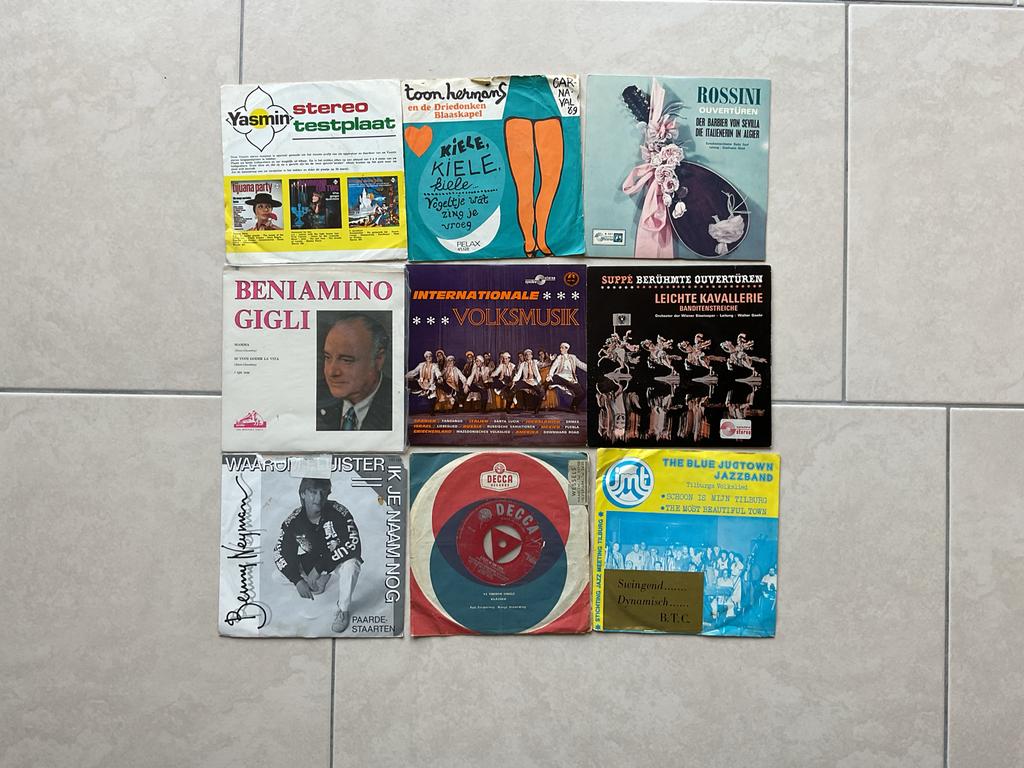 Singeltjes - Diverse Genres en Artiesten, 40, Cd's en Dvd's, Vinyl Singles, Gebruikt, Single, Overige genres, 7 inch, Ophalen of Verzenden