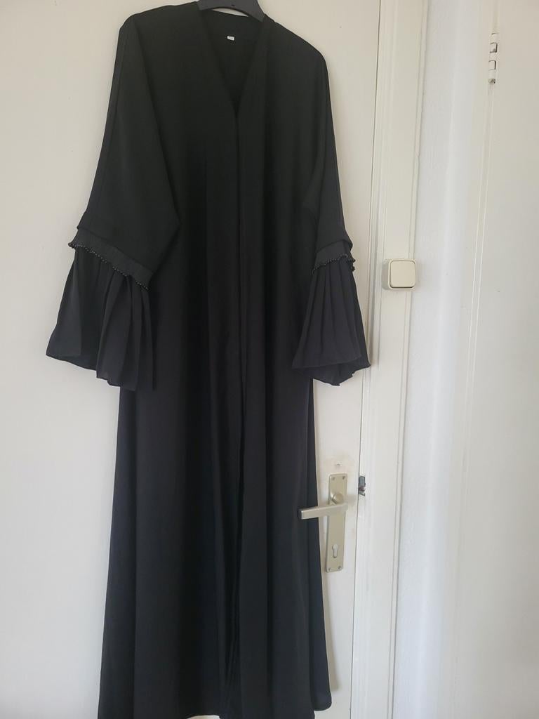 Elegante zwarte abaya met ruches mouwen, Kleding | Dames, Zwart, Nieuw, Ophalen of Verzenden, Maat 36 (S)