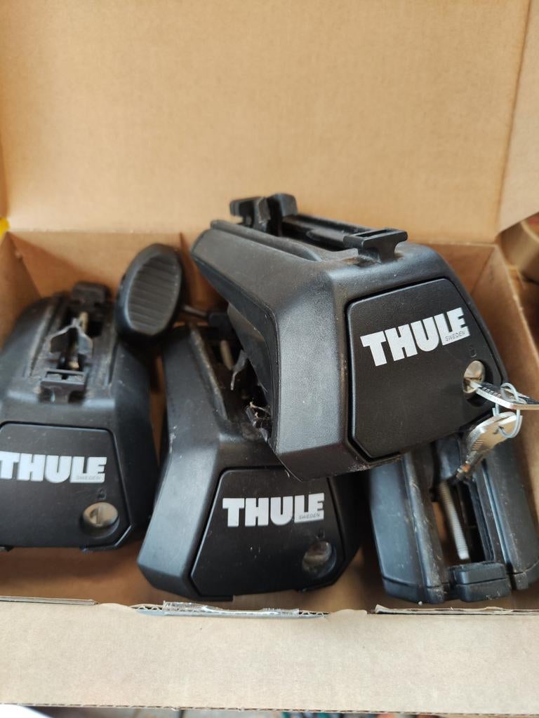 Thule Evo Raised rail 7104 voetenset, Auto diversen, Dakdragers, Gebruikt, Ophalen of Verzenden