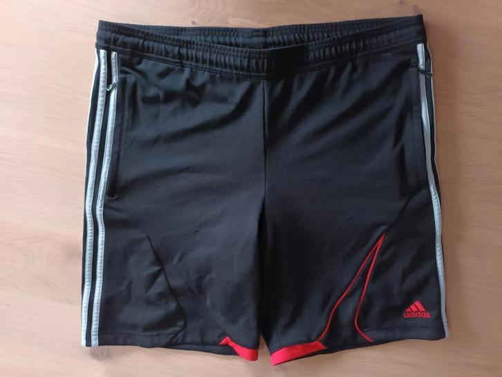 Sportbroek Adidas maat M zwarte sport broek kort korte, Kleding | Heren, Sportkleding, Gedragen, Voetbal, Maat 48/50 (M), Zwart