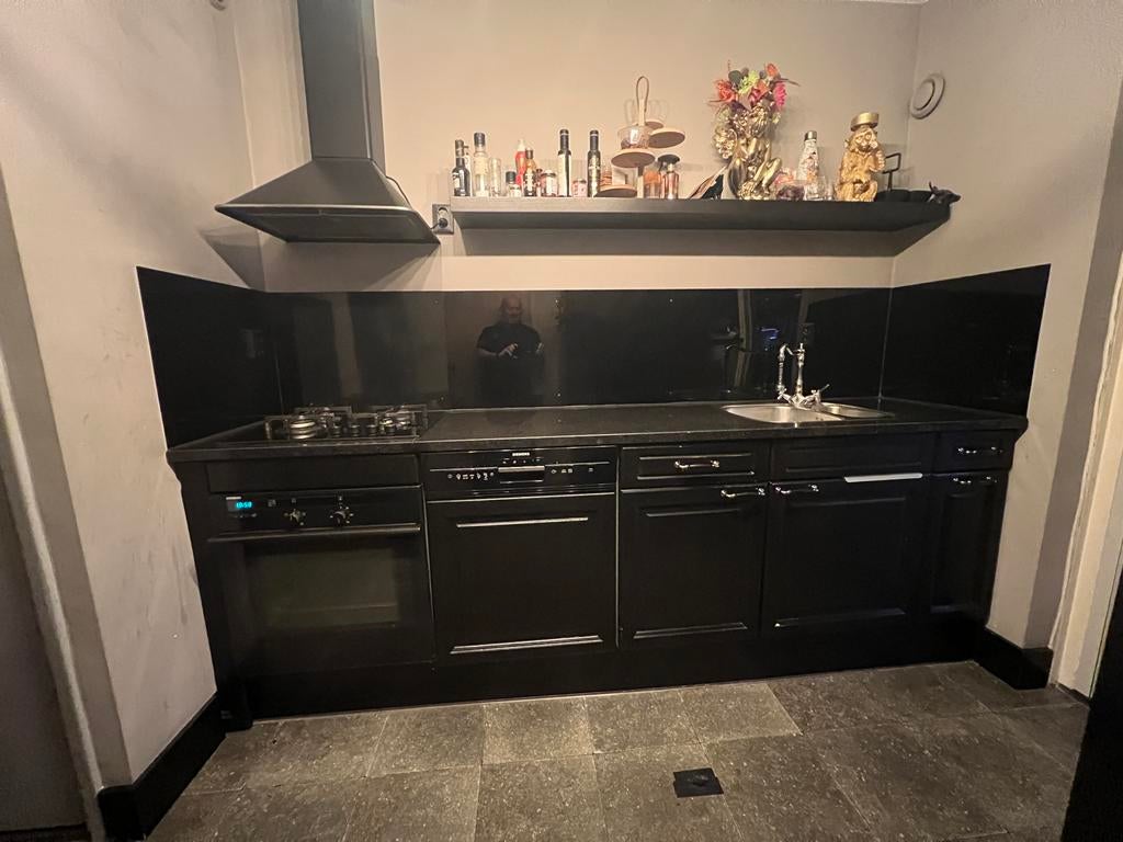 Complete zwart eiken keuken, Huis en Inrichting, Keuken | Complete keukens, Ophalen, Gebruikt, Graniet of Steen