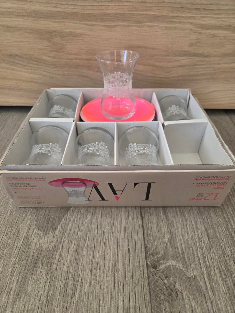 12 LAV Turkse theeglazen met neon onderzetters, Huis en Inrichting, Keuken | Servies, Ophalen of Verzenden