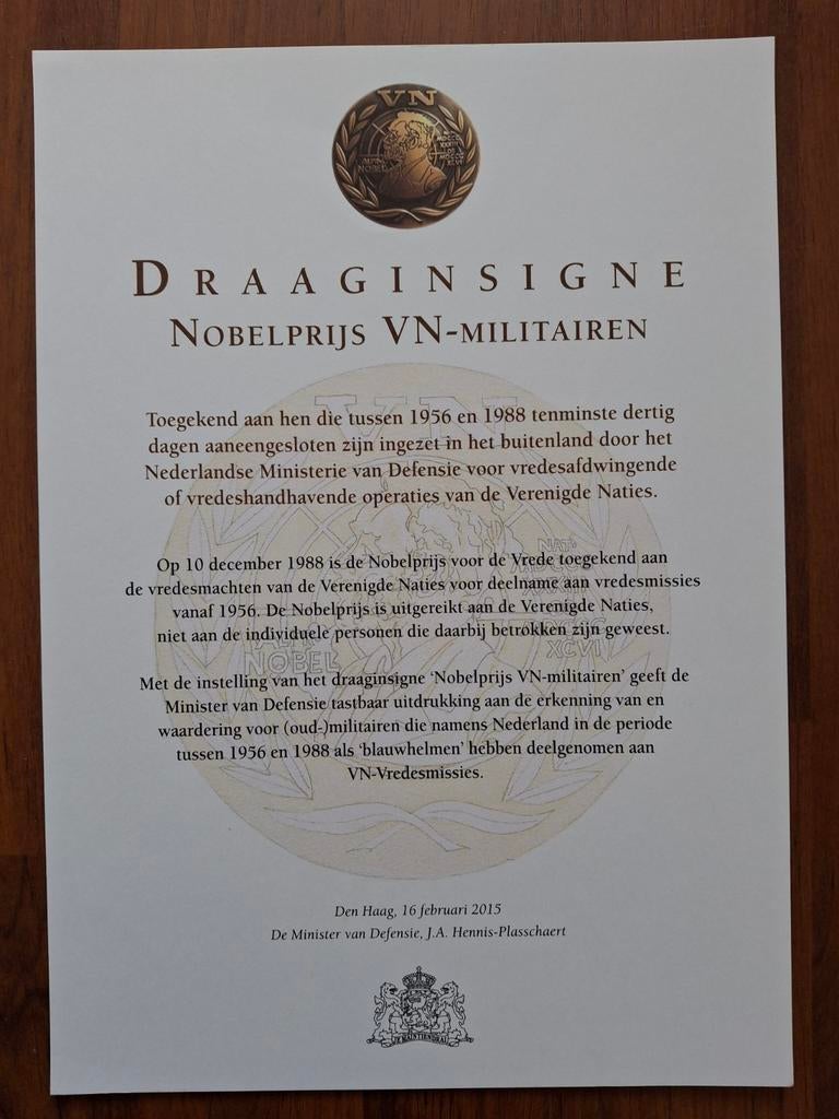 Certificaat draaginsigne Nobelprijs VN-MILITAIREN, Ophalen of Verzenden, Landmacht, Nederland, Lintje, Medaille of Wings