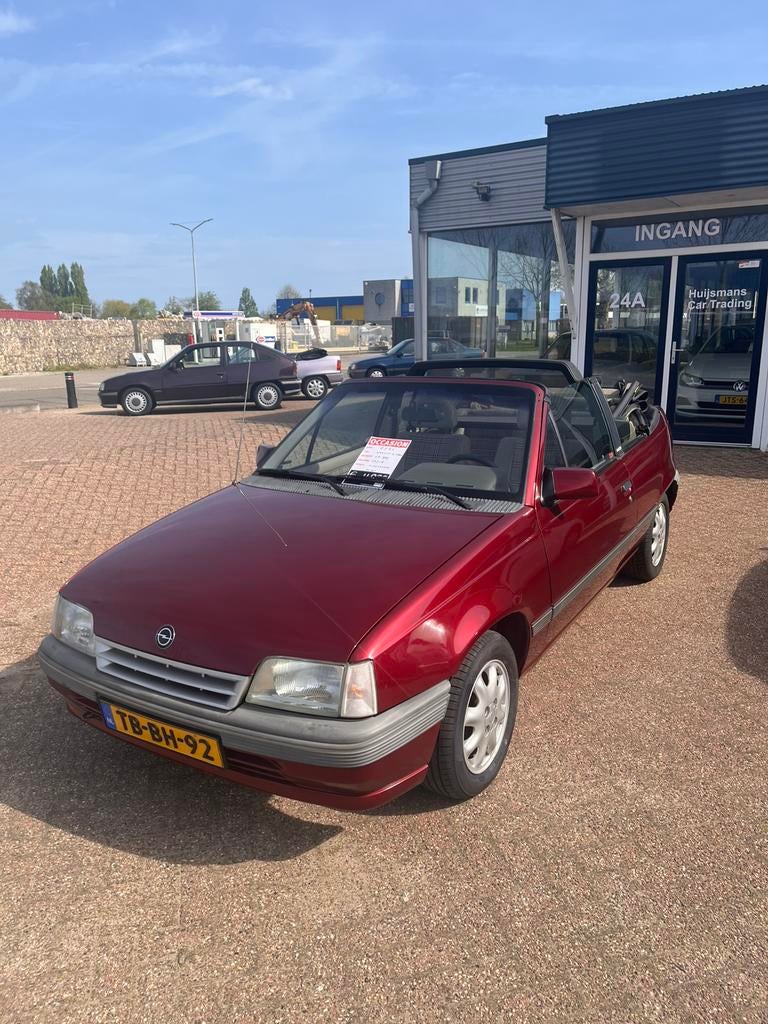 Opel Kadett 1.6 I Cabrio U9 1989 Rood, Auto's, Voorwielaandrijving, Stof, 74 pk, Cabriolet