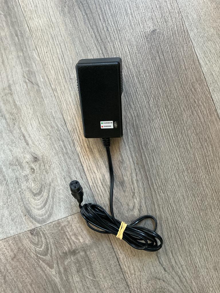 QILI POWER Acculader 24V 1500mA - Model QL-09009-B2401500F, Ophalen of Verzenden, Gebruikt