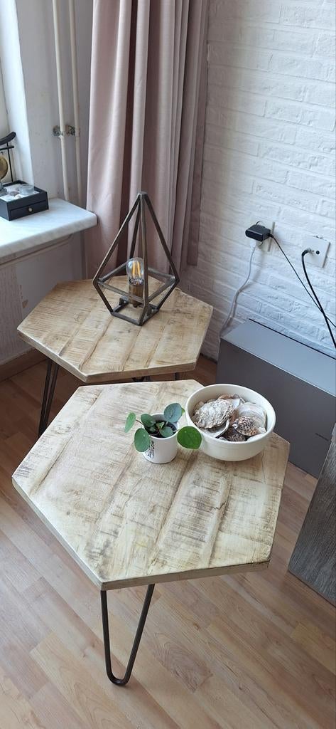 Zeshoekige houten salontafel met hairpin poten, Minder dan 45 cm, Industrieel, Modern, Zo goed als nieuw, Overige vormen