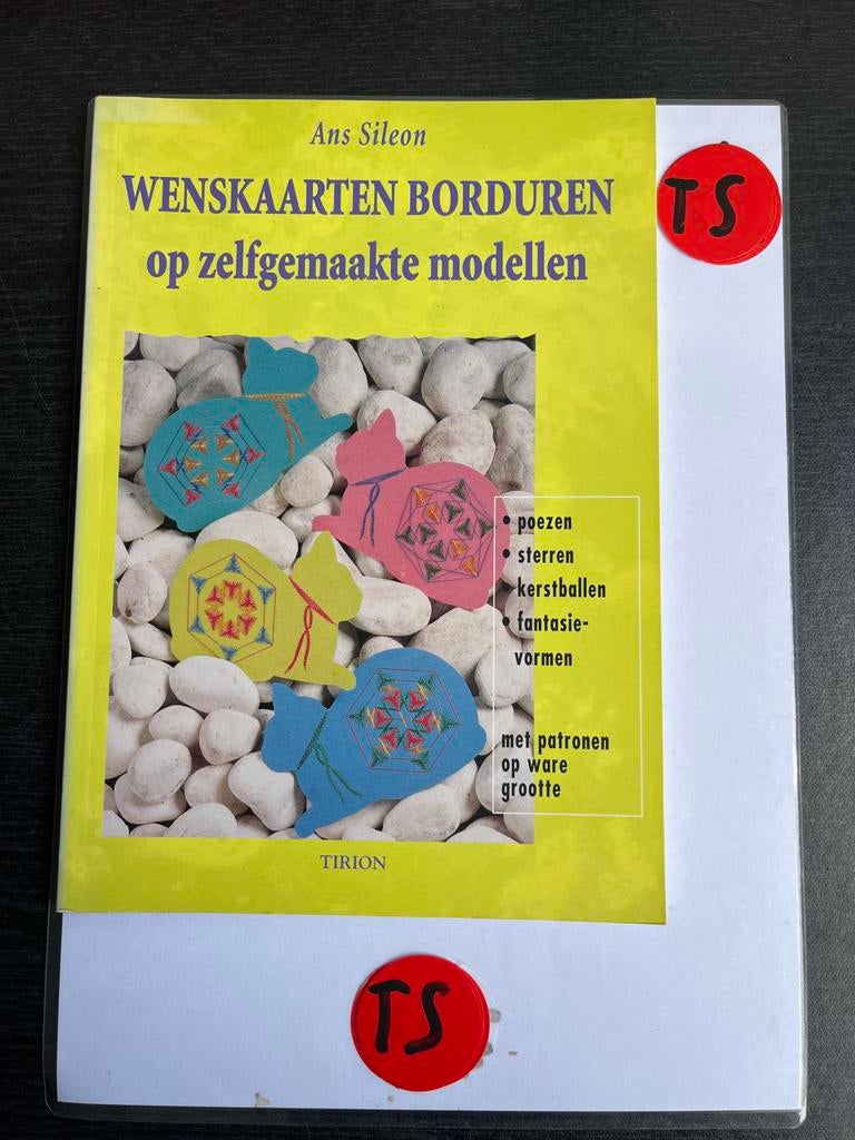 Wenskaarten Borduren op Zelfgemaakte Modellen - Ans Sileon, Ophalen of Verzenden, Zo goed als nieuw, Handborduren, Patroon