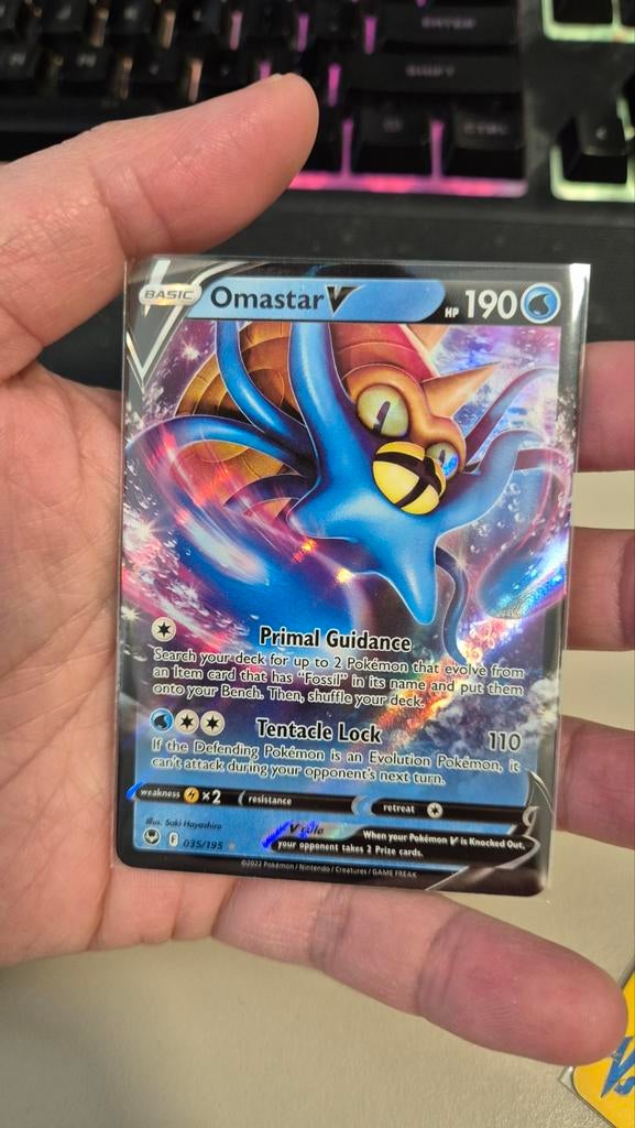 Omastar V 035/195 silver tempest Pokémon Kaart Nieuwstaat, Ophalen of Verzenden, Zo goed als nieuw