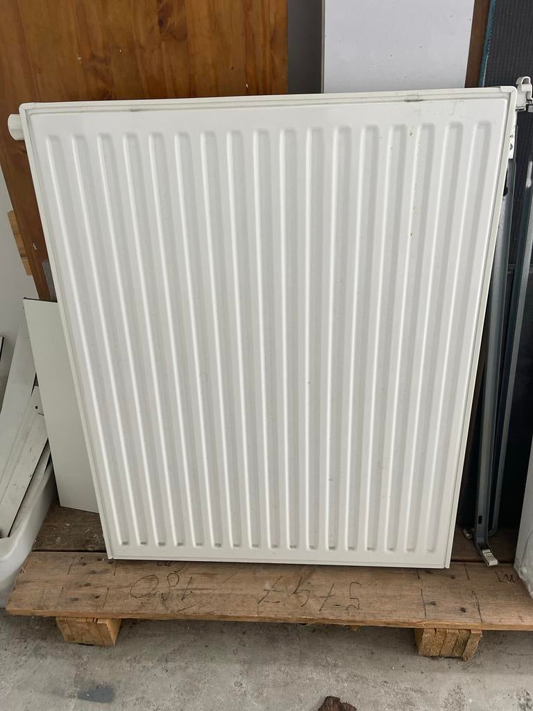 Radiator 22 70x90 cm met knop, Gebruikt, Radiator, Ophalen of Verzenden, 60 tot 150 cm