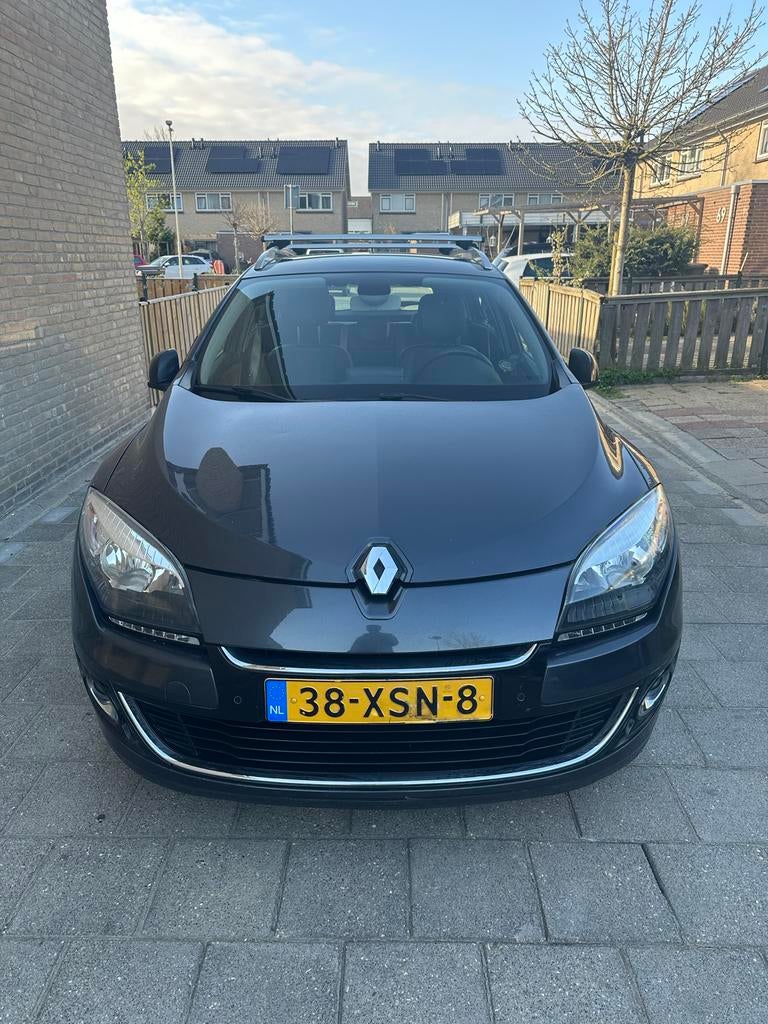 Renault Mégane 2.0 16V 103KW Estate CVT 2012 Grijs, Auto's, 4 cilinders, Origineel Nederlands, Stationwagon, Particulier