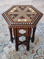 Tafeltje met Arabische teksten, Antiek en Kunst, Ophalen of Verzenden