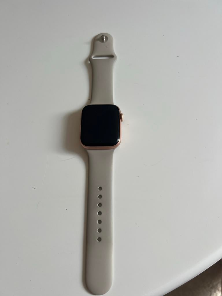 Apple Watch SE 44mm GPS - Zo goed als nieuw, Ophalen, Afstand, IOS, Zo goed als nieuw