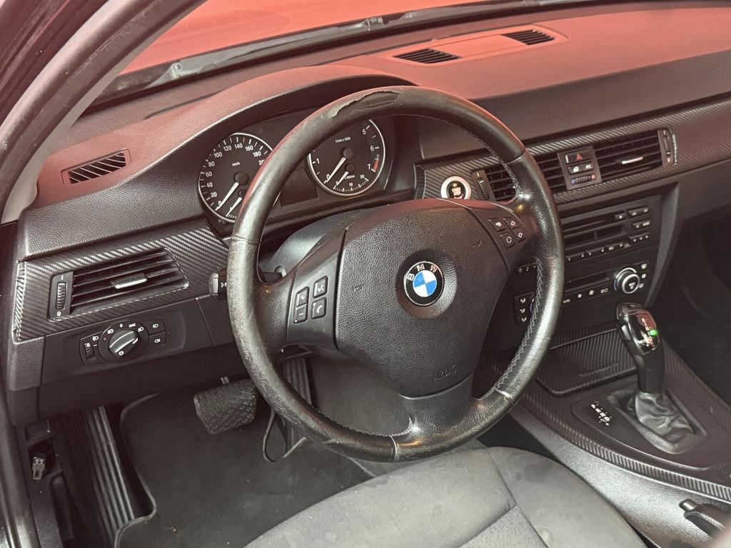 BMW 3 Serie 318i | Inruilkoopje | Zo Mee | Automaat, Auto's, Zwart, 4 cilinders, Zwart, Bedrijf