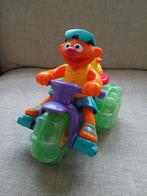 SESAMSTRAAT ERNIE OP DRIEWIELER MET BADEEND., Ophalen of Verzenden, Zo goed als nieuw