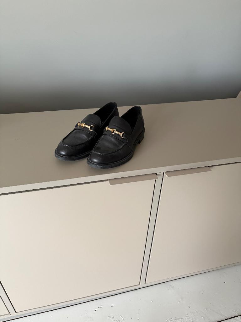 Loafers Vagabond maat 37, Kleding | Dames, Schoenen, Ophalen of Verzenden, Zo goed als nieuw, Instappers, Zwart