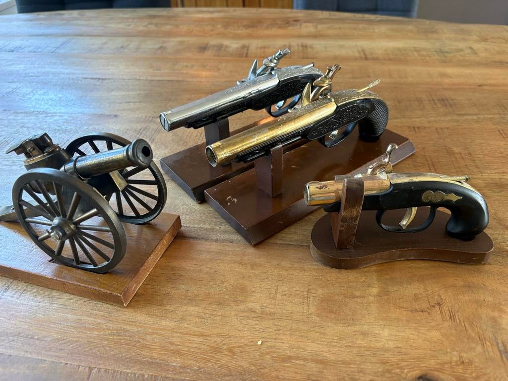 Set van 3 antieke vuuraanstekers: kanon en pistolen, Ophalen