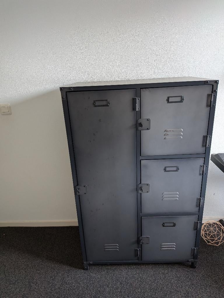 Kast Woood, Ophalen, Zo goed als nieuw