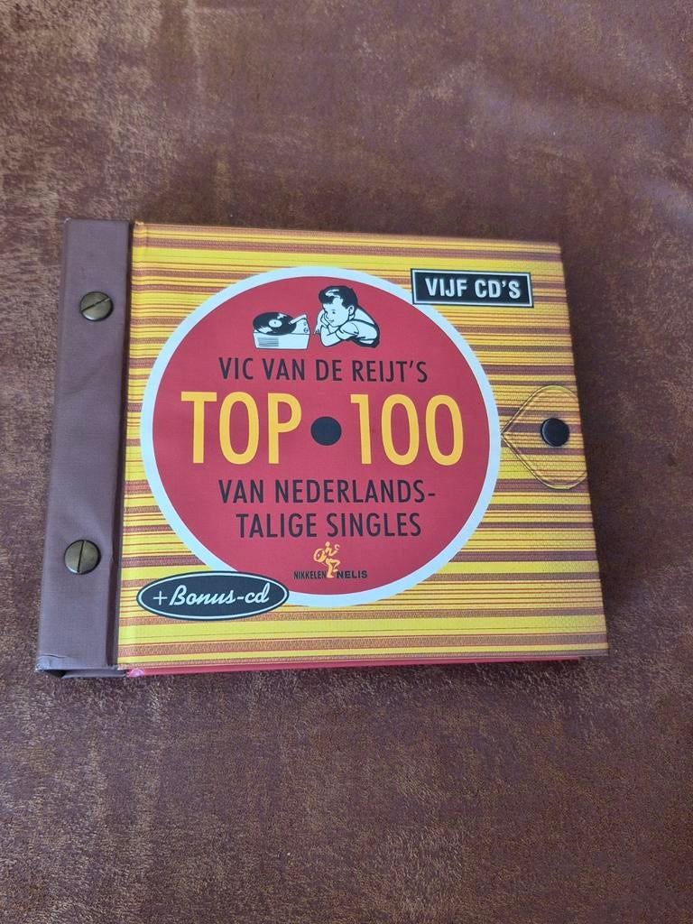 Top 100 5 mooie singels cd's in een mooi boekje, Cd's en Dvd's, Ophalen, Zo goed als nieuw, Pop