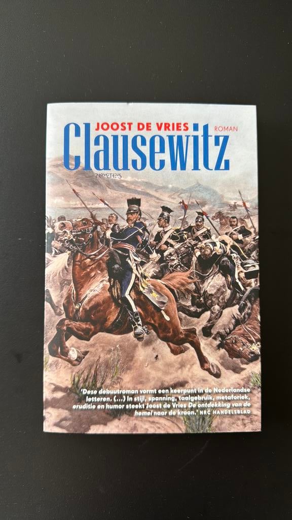 Joost de Vries - Clausewitz (2010), Boeken, Ophalen of Verzenden, Gelezen