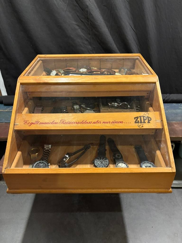 Fournituren kastje., Antiek en Kunst, Curiosa en Brocante, Ophalen