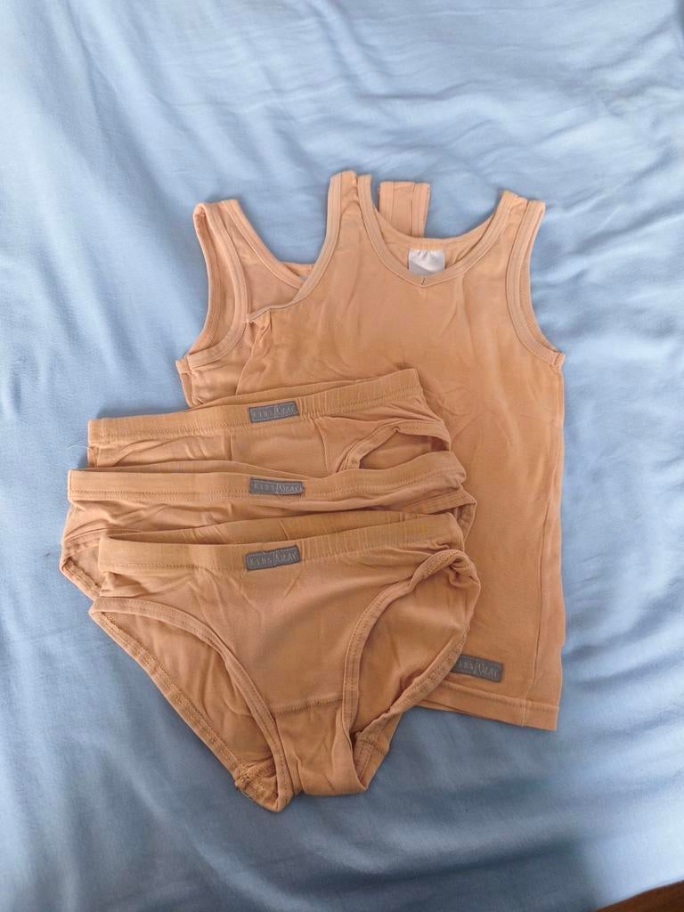 Ondergoed setje maat 104 gratis, Ophalen of Verzenden, Meisje, Nacht- of Onderkleding