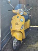 Gele Vespa scooter met windscherm lx 50 4t, Fietsen en Brommers, Scooters | Vespa, Ophalen, Gebruikt, Benzine, Vespa LX