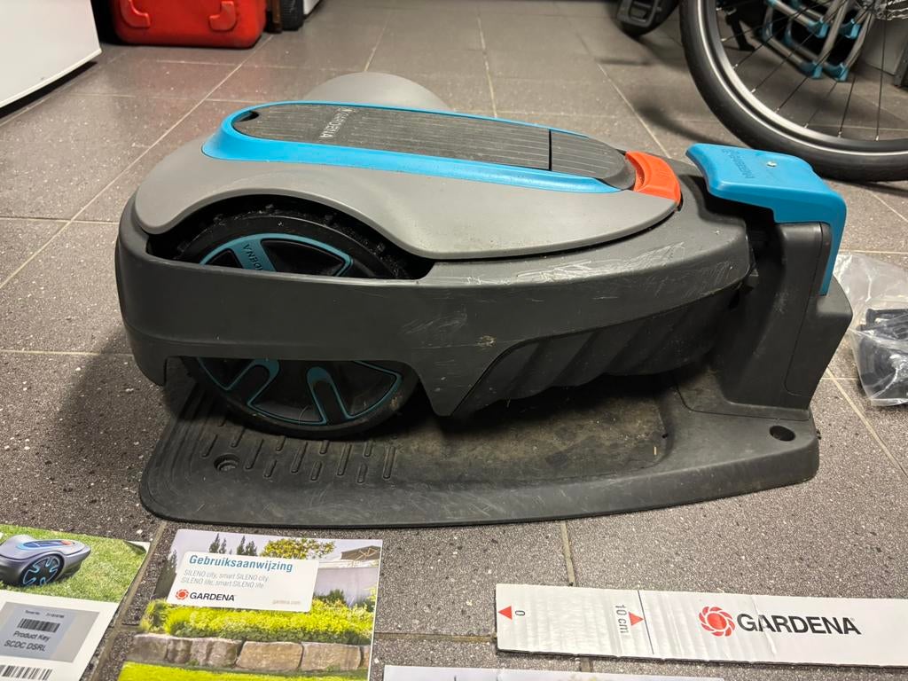 Gardena city smart sileno robot grasmaaier + event garage, Ophalen of Verzenden, Zo goed als nieuw, Minder dan 20 cm, Bestuurbaar via app