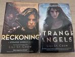 Boek lili st crow strange angels reckoning fantasy deel 1 5, Ophalen of Verzenden, Zo goed als nieuw