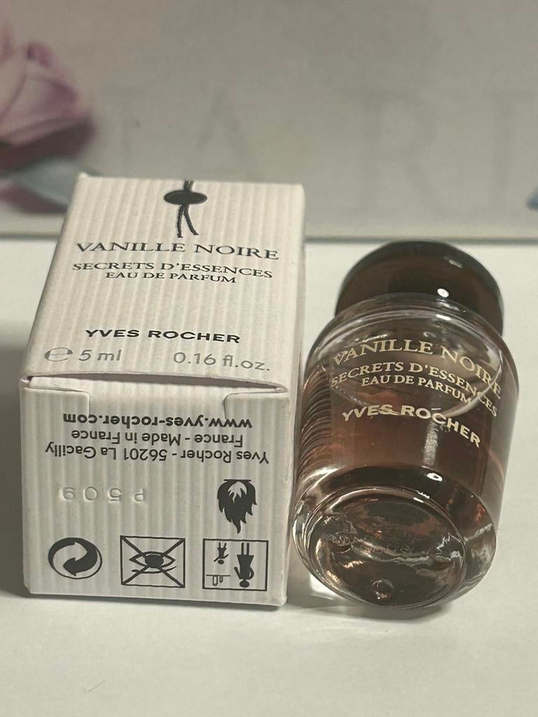 Yves Rocher - vanille noire miniature 5ml edp, Verzamelen, Parfumverzamelingen, Ophalen of Verzenden, Nieuw, Miniatuur, Gevuld