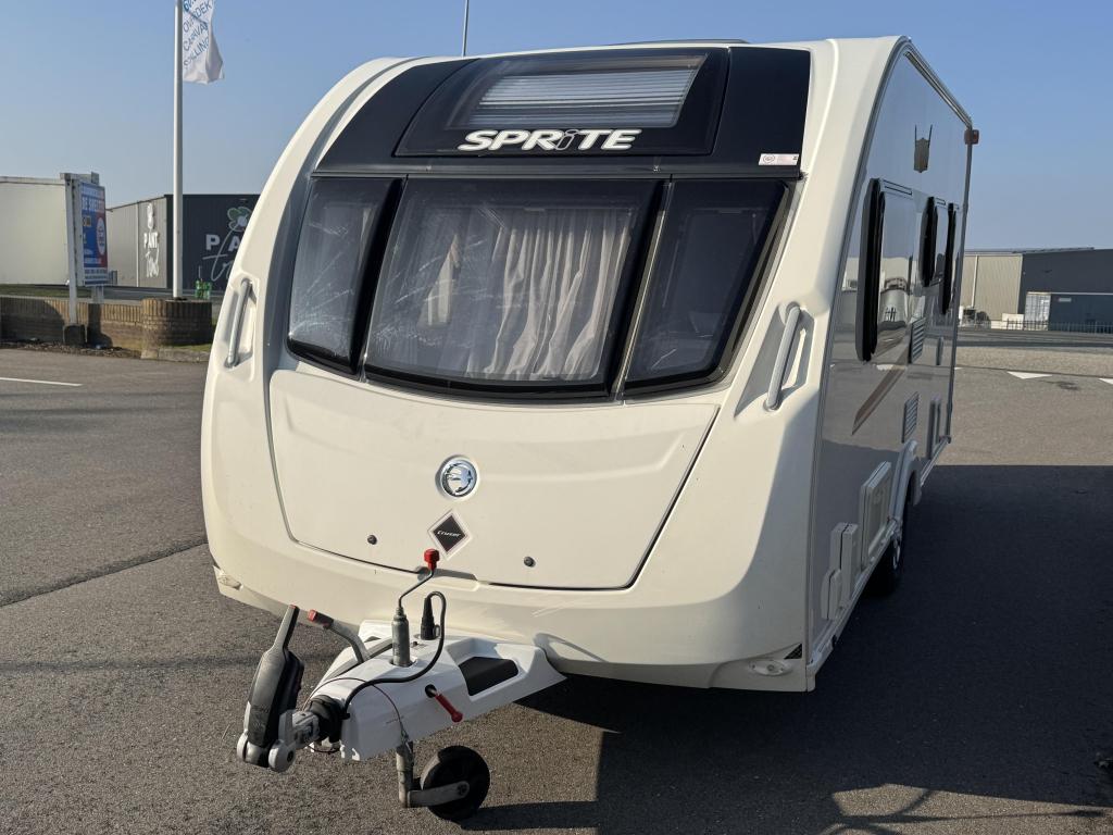 Sprite Cruzer 460 SR Mover,Voortent,Fietsrek,Douchecabine, Caravans en Kamperen, Caravans, Dwarsbed, Standaardzit, Tot en met 2