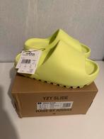 Yeezy Slide Glow Green - Maat 38, Kleding | Dames, Schoenen, Ophalen of Verzenden, Nieuw, Groen, Slippers