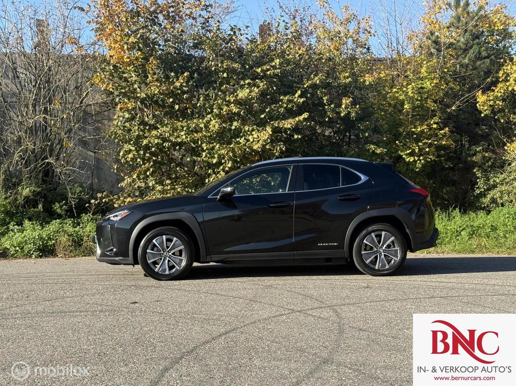 Lexus UX 300e Luxury 54 kWh, Auto's, Lexus, Gebruikt, Verwarming stoelen achter, SUV of Terreinwagen, 84 €/maand