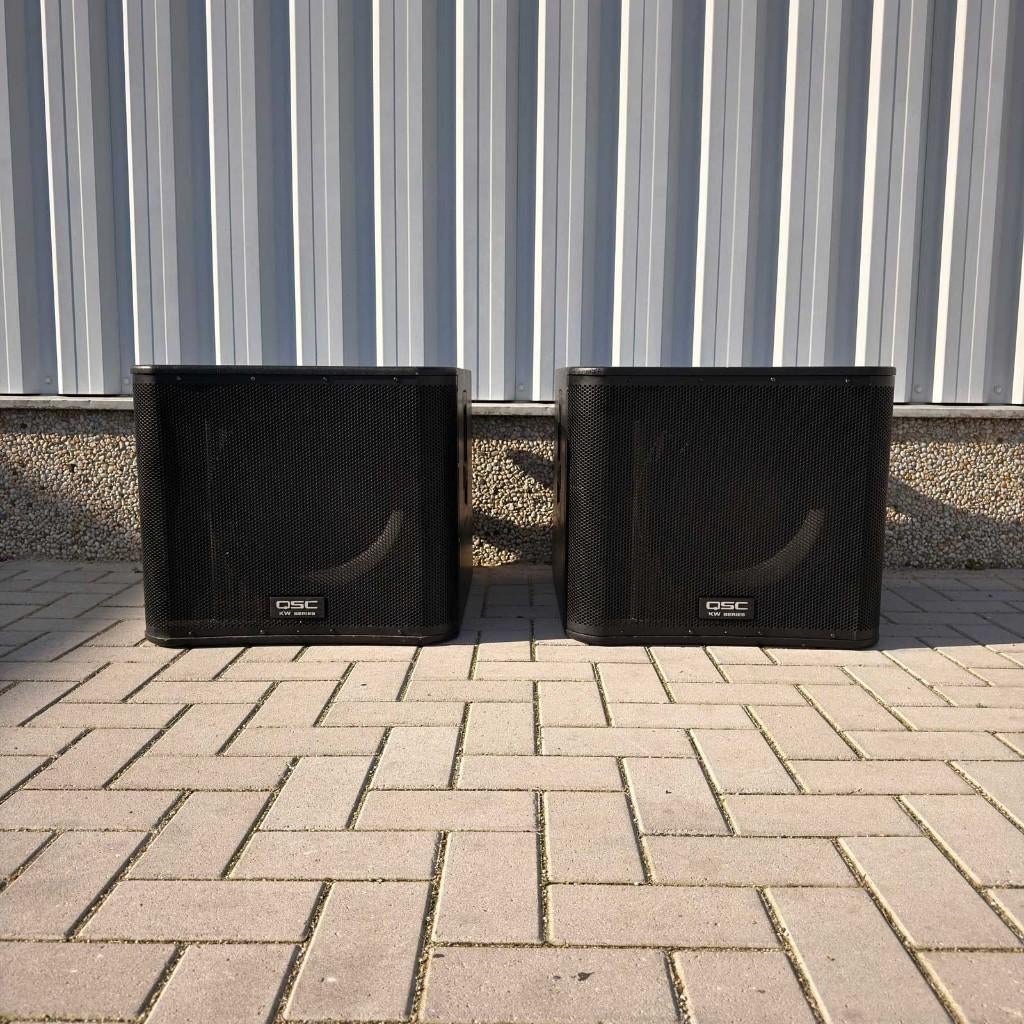 QSC KW181 Powered 18" Subwoofer, Subwoofer, Refurbished, 120 watt of meer, Ophalen