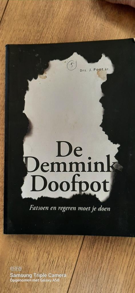 J. Poot - De Demmink Doofpot, J. Poot, Sociale wetenschap, Ophalen of Verzenden, Zo goed als nieuw