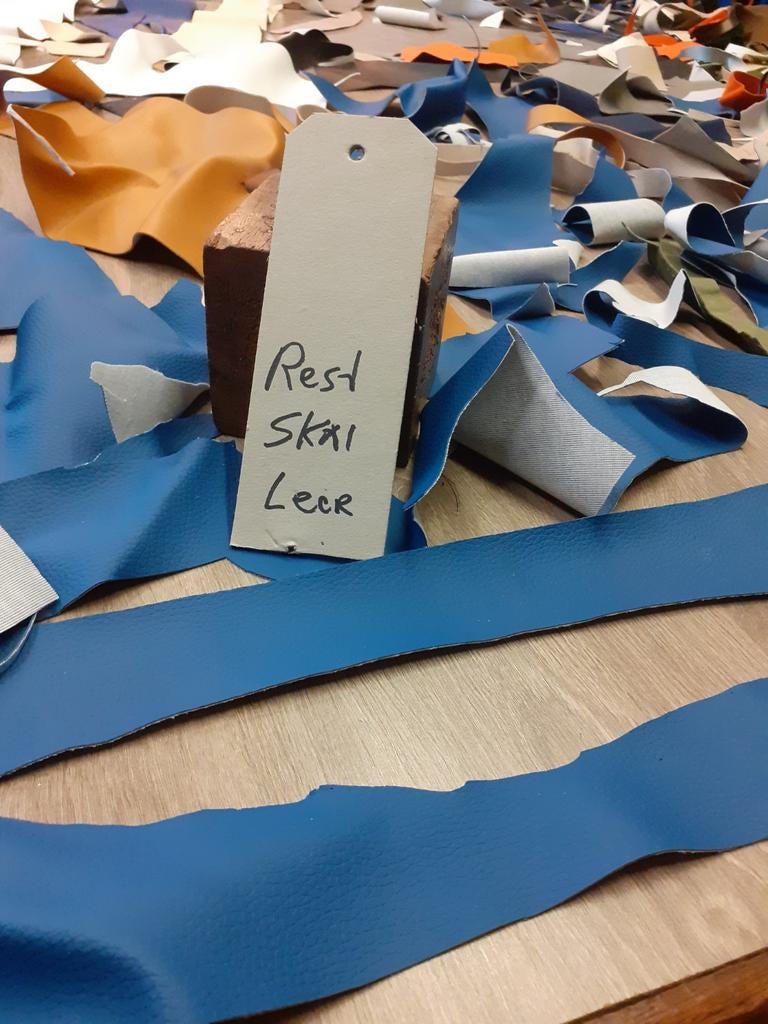 Resten skai leer, Hobby en Vrije tijd, Stoffen en Lappen, Ophalen, Bruin, Leer of Kunstleer, Nieuw