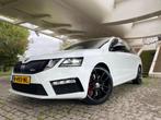 Skoda Octavia RS 235 2.0 TSI DSG PANO 2018 Garantie, Auto's, Skoda, Zwart, 4 cilinders, 1984 cc, Alcantara